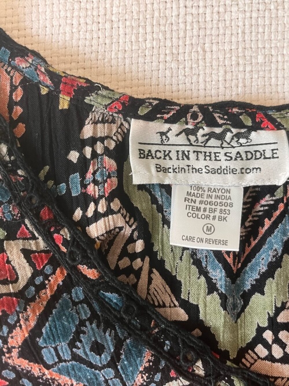 Back In The Saddle Boho Tribal Print Lace Hem Tunic Top Women's Medium Rayon - Picture 3 of 7